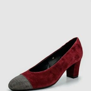 Vaneli Dank suede pump